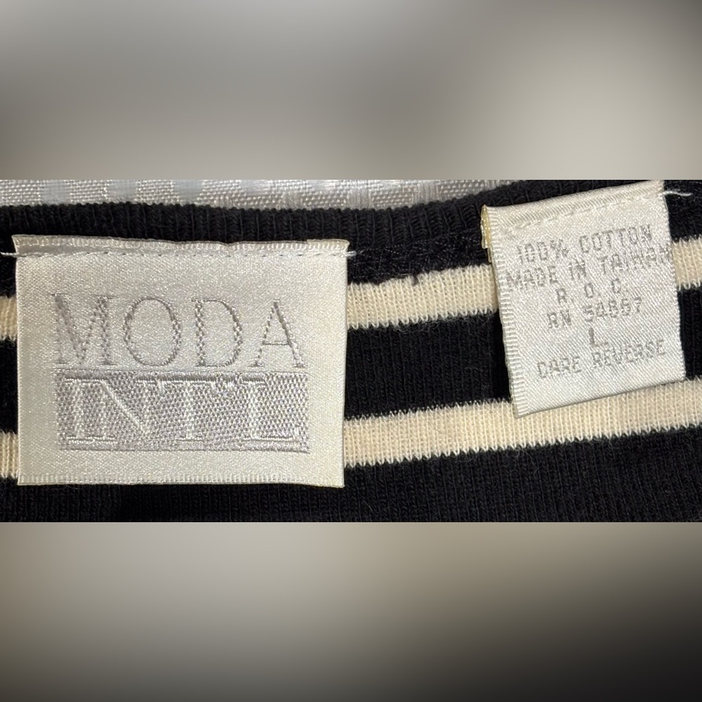 90s / Y2K Moda Intl L Black & White V-neck Striped Button-down Cotton Cardigan - Picture 4 of 5